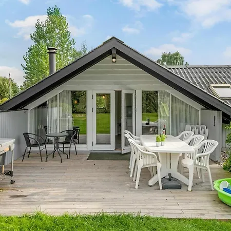 3 Bedroom Lovely Home In Sydals * Skovby