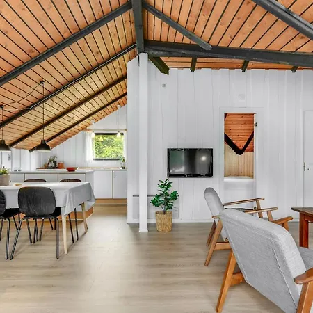 3 Bedroom Lovely Home In Sydals *